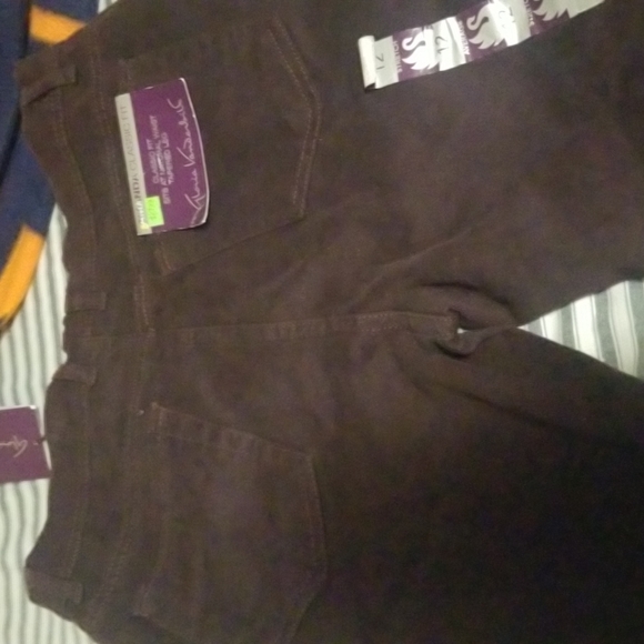 NWT GLORIA VANDERBILT AMANDA CLASSIC FIT JEANS SIZE 12 STRETCH BURGUNDY - Picture 4 of 8